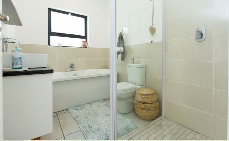 3 Bedroom Property for Sale in Sandy Point Western Cape